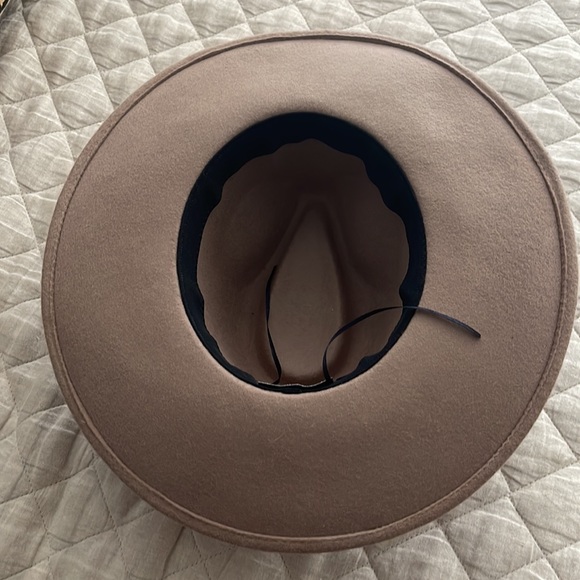 GB ORIGINAL!!The "Star" Cameron Wool Hat in Taupe Brand New - Picture 10 of 12